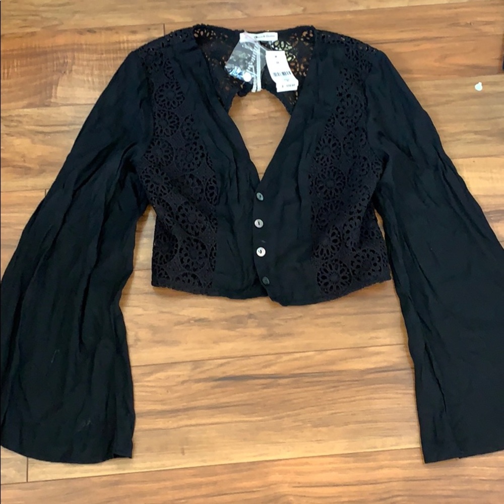 Black bell long sleeve crop shirt